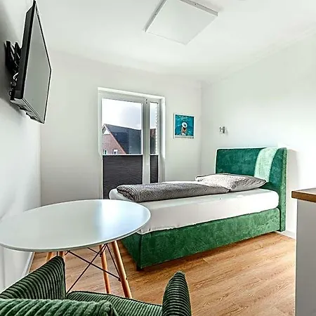 Pelikan Aparthotel 3*
